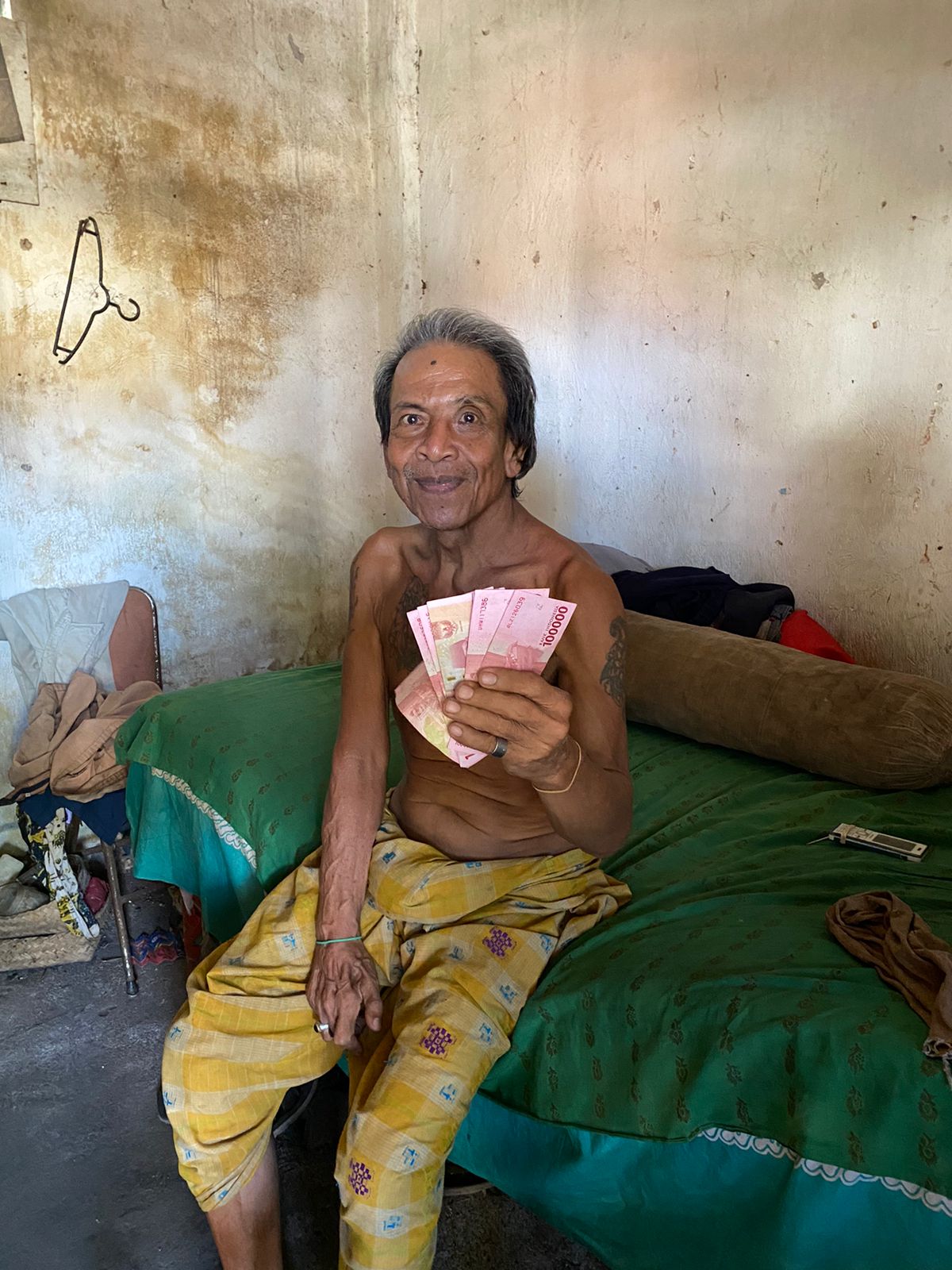 PENYERAHAN BLT BULAN APRIL 2023