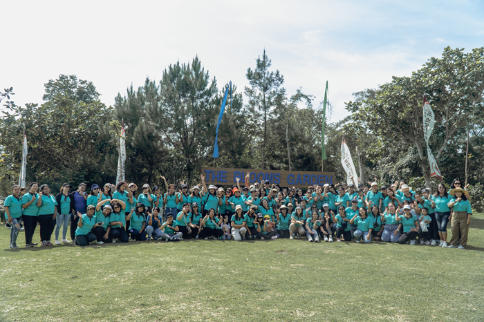 Outbond The Blooms Garden