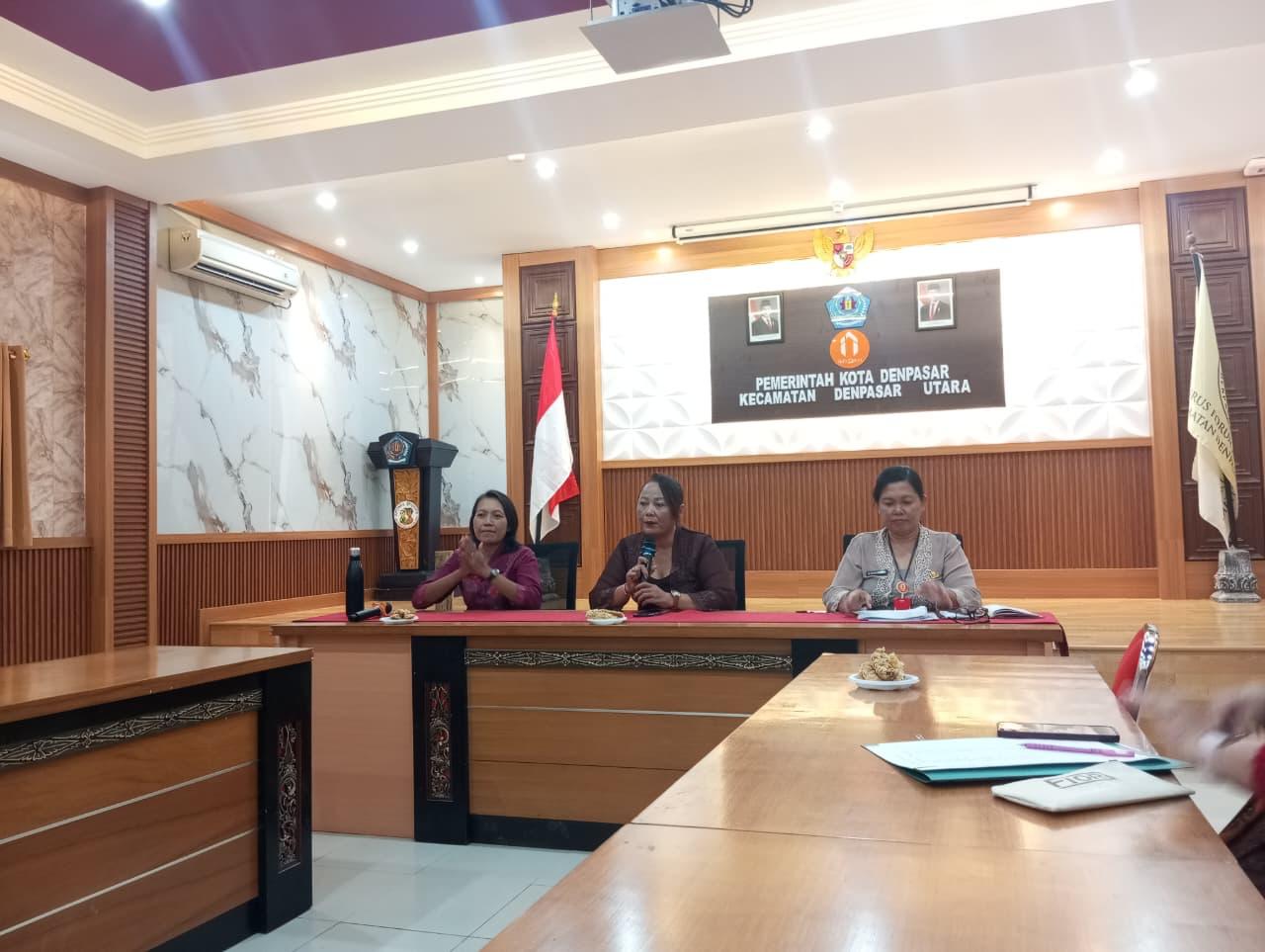 Rapat Rutin PKK di Aula Kantor Camat Denpasar Utara